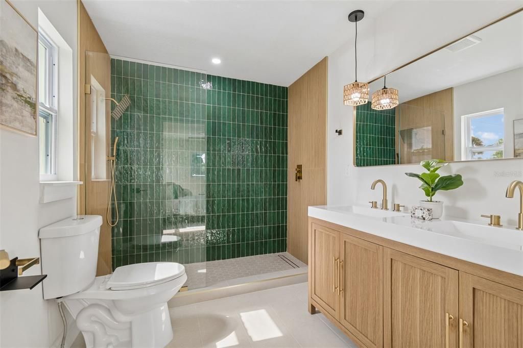 En Venta: $598,000 (3 camas, 2 baños, 2014 Pies cuadrados)