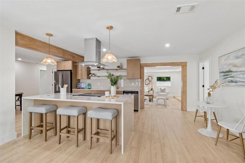 En Venta: $598,000 (3 camas, 2 baños, 2014 Pies cuadrados)