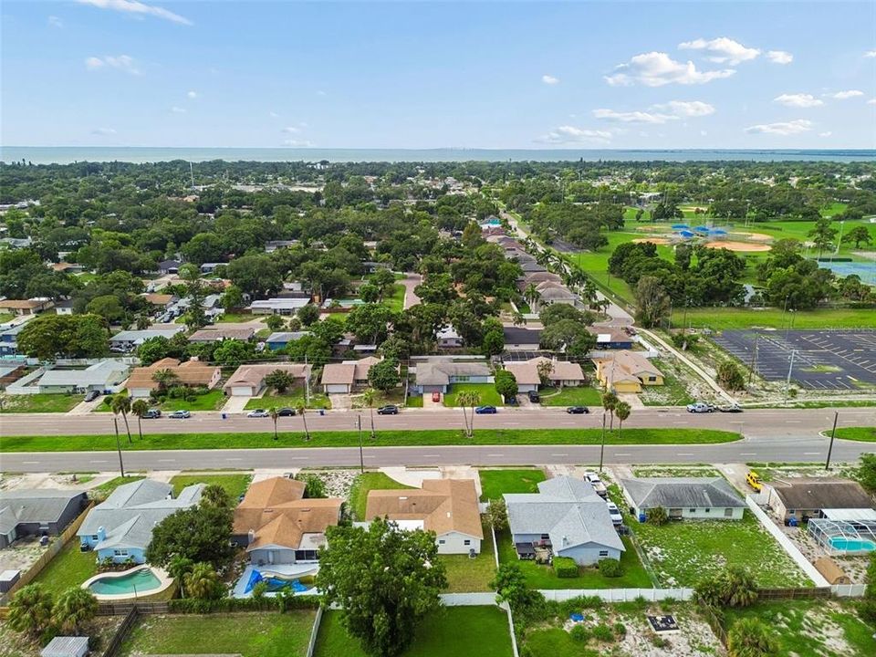 En Venta: $598,000 (3 camas, 2 baños, 2014 Pies cuadrados)