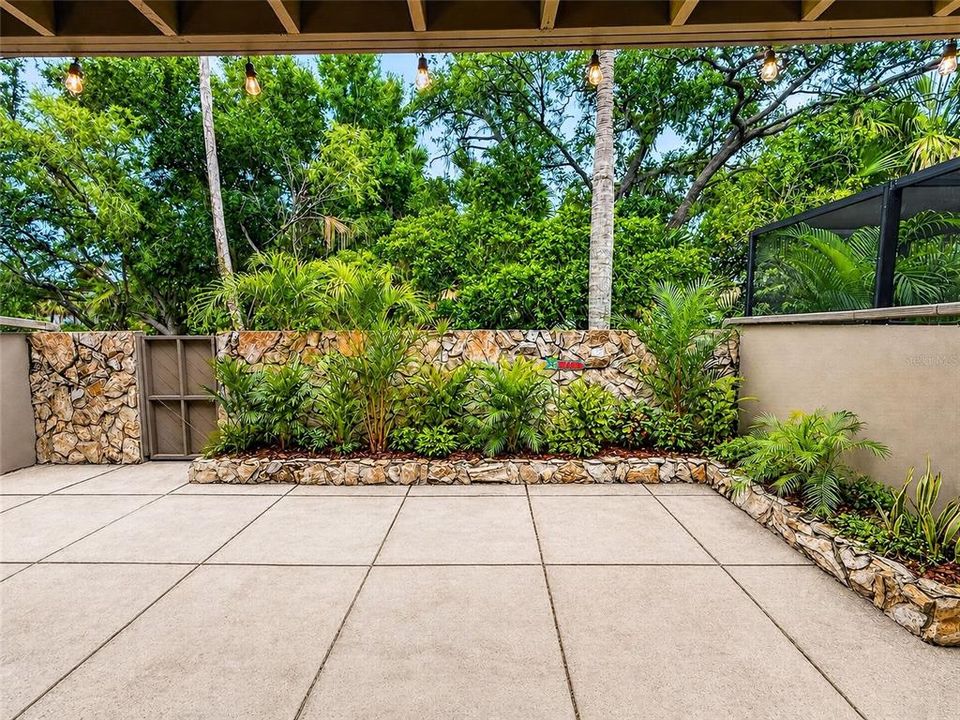 For Rent: $2,500 (2 beds, 2 baths, 1294 Square Feet)