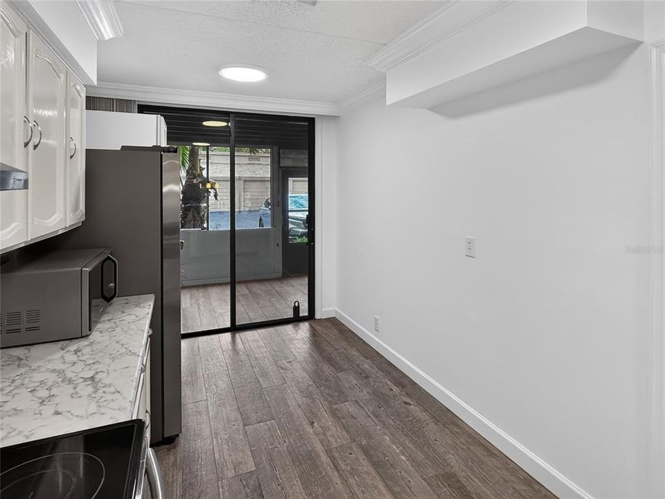 For Rent: $2,500 (2 beds, 2 baths, 1294 Square Feet)
