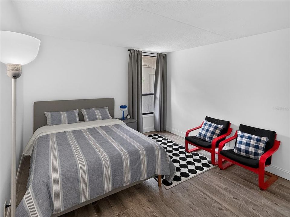 For Rent: $2,500 (2 beds, 2 baths, 1294 Square Feet)
