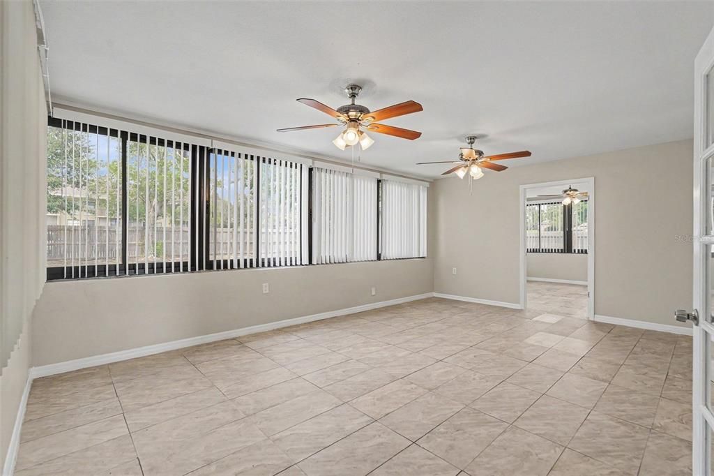 En Venta: $249,900 (3 camas, 2 baños, 1048 Pies cuadrados)
