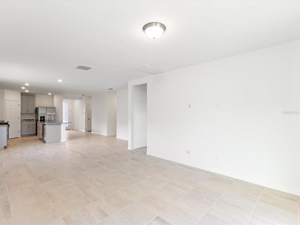 En Venta: $405,000 (3 camas, 2 baños, 1695 Pies cuadrados)