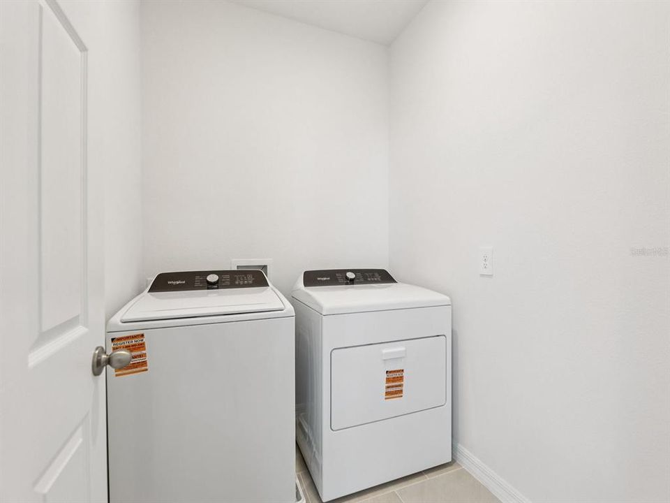 For Sale: $375,000 (3 beds, 2 baths, 1788 Square Feet)