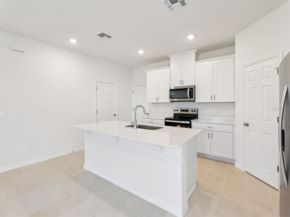 For Sale: $375,000 (3 beds, 2 baths, 1788 Square Feet)