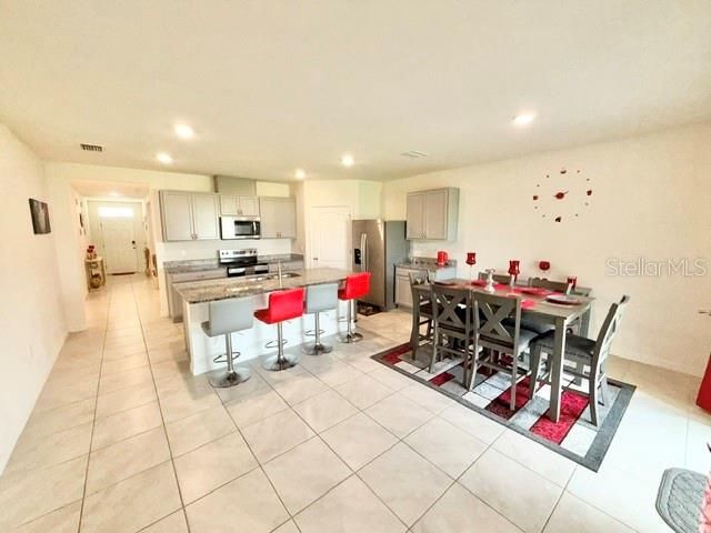 For Rent: $2,695 (4 beds, 2 baths, 1824 Square Feet)