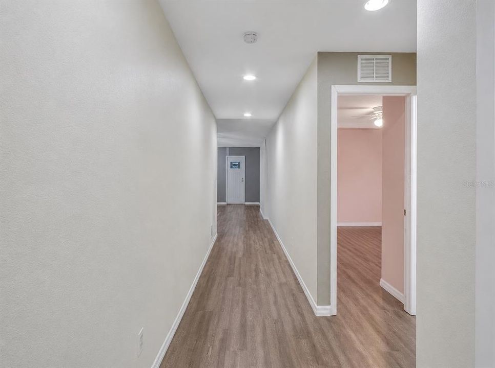 For Sale: $249,950 (3 beds, 2 baths, 1195 Square Feet)