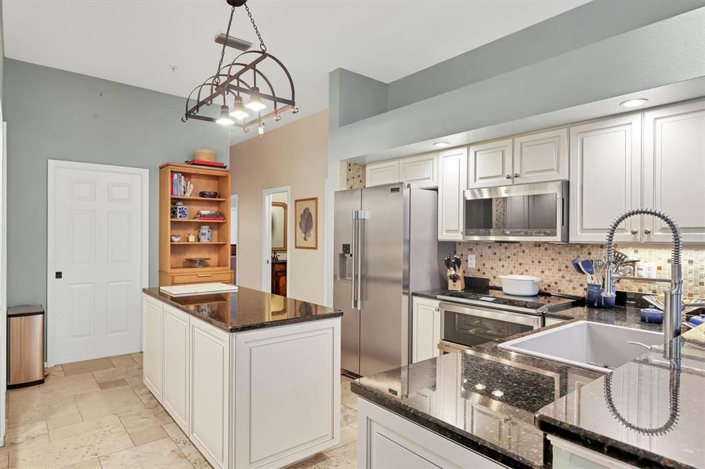 For Rent: $6,700 (3 beds, 2 baths, 2904 Square Feet)