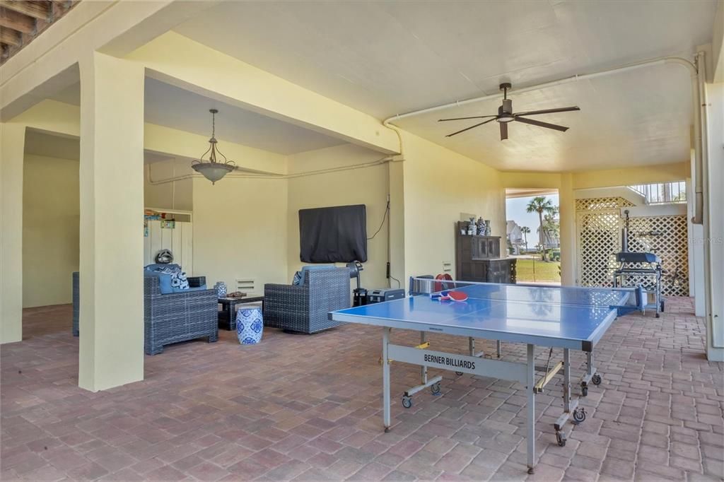 For Rent: $6,700 (3 beds, 2 baths, 2904 Square Feet)