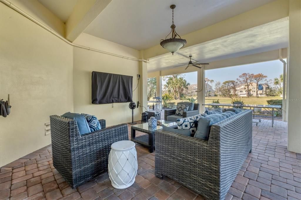 For Rent: $6,700 (3 beds, 2 baths, 2904 Square Feet)