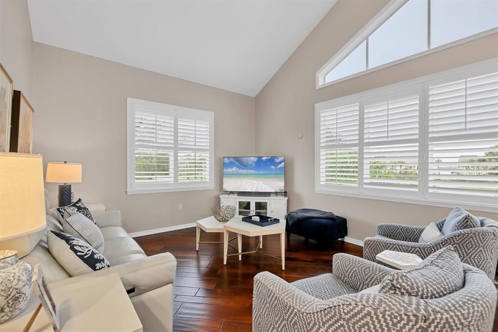 For Rent: $6,700 (3 beds, 2 baths, 2904 Square Feet)