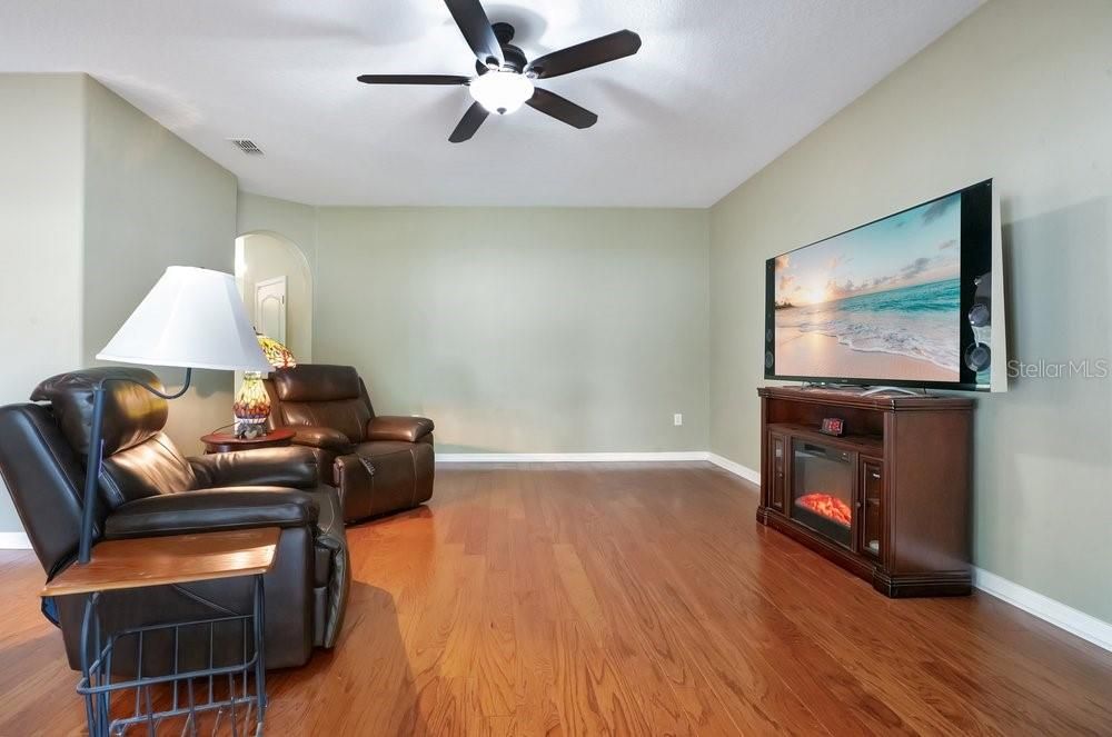 Active With Contract: $429,000 (4 beds, 2 baths, 2530 Square Feet)