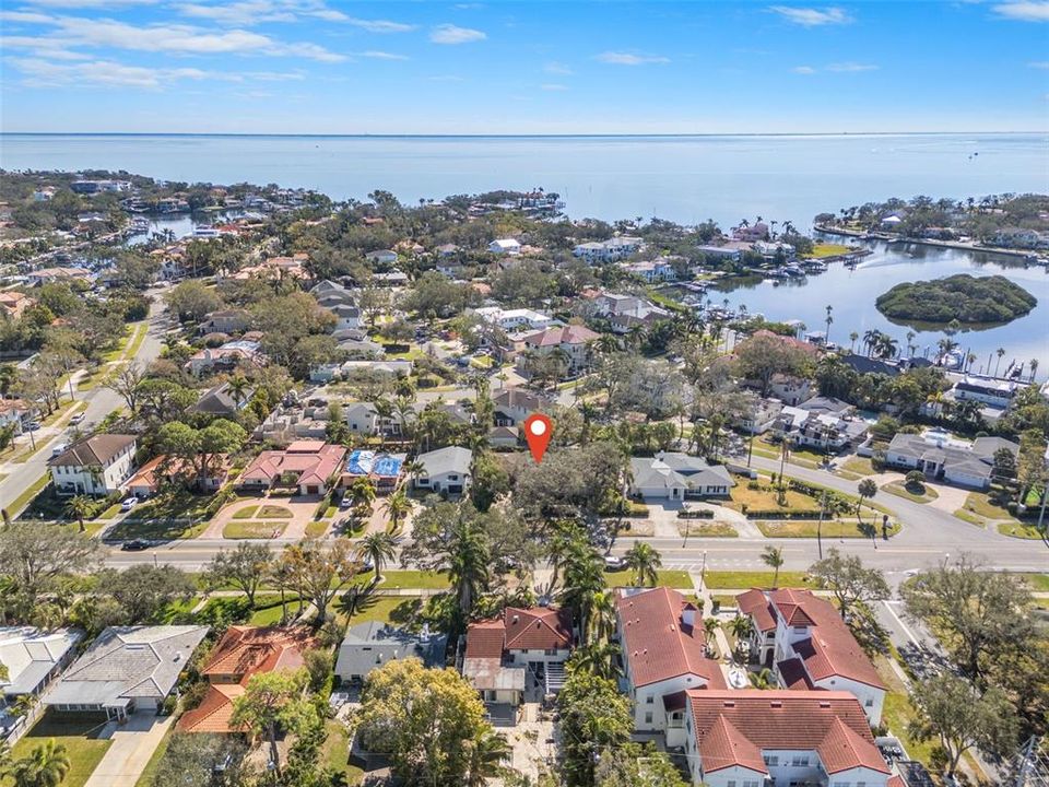 En Venta: $850,000 (3 camas, 2 baños, 2644 Pies cuadrados)