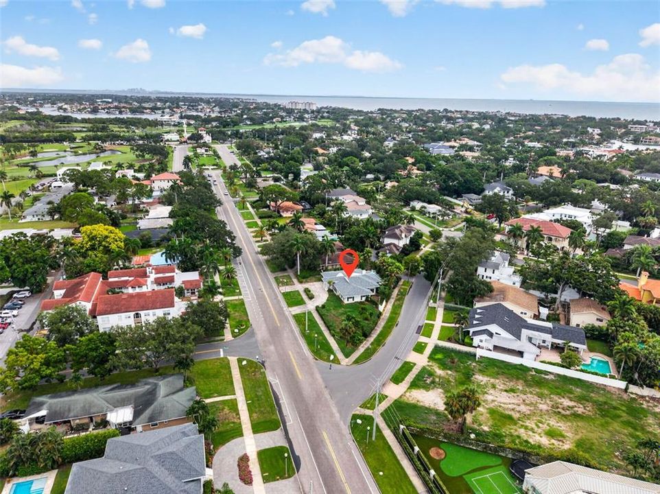 En Venta: $875,000 (3 camas, 2 baños, 2266 Pies cuadrados)