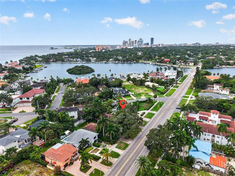 En Venta: $875,000 (3 camas, 2 baños, 2266 Pies cuadrados)