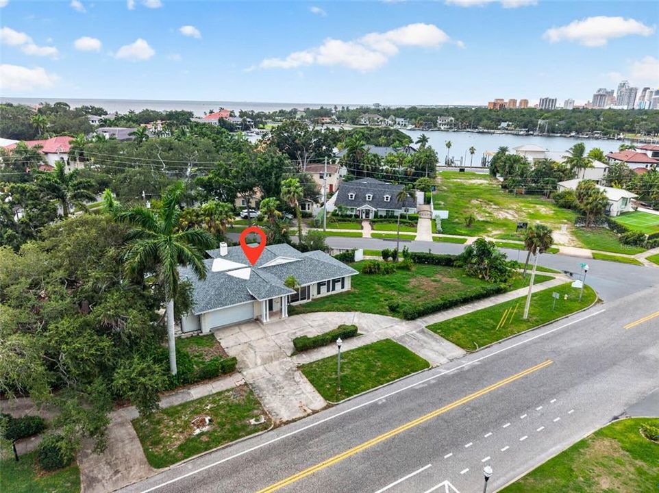 En Venta: $875,000 (3 camas, 2 baños, 2266 Pies cuadrados)