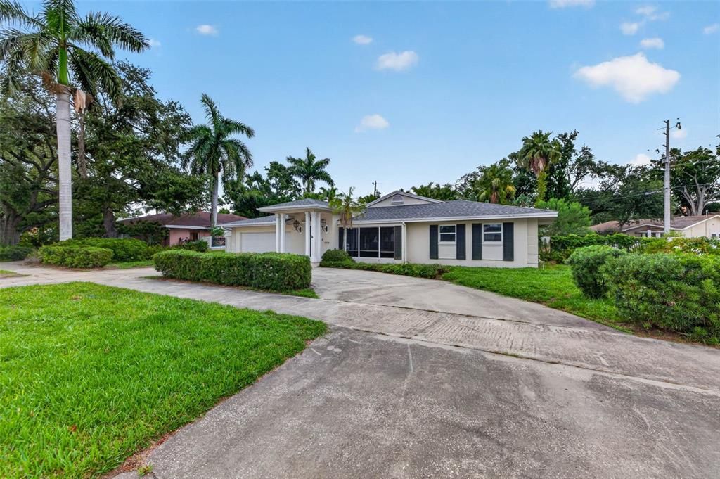 En Venta: $875,000 (3 camas, 2 baños, 2266 Pies cuadrados)