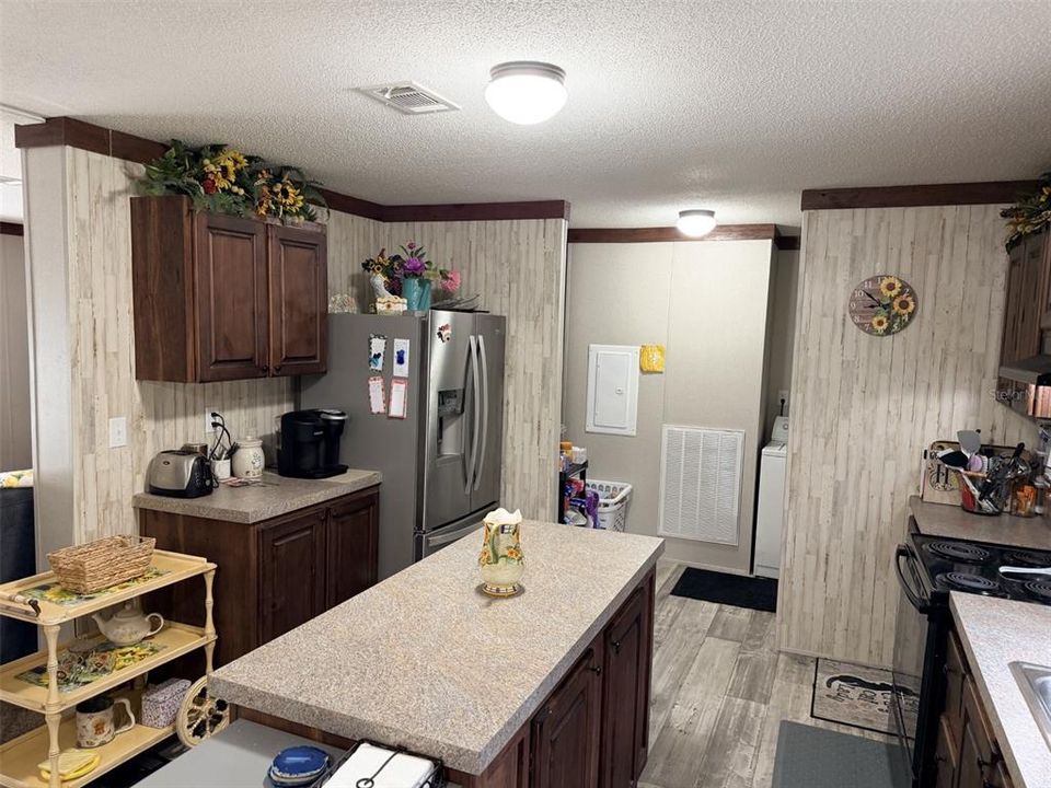 For Sale: $239,900 (3 beds, 2 baths, 1456 Square Feet)