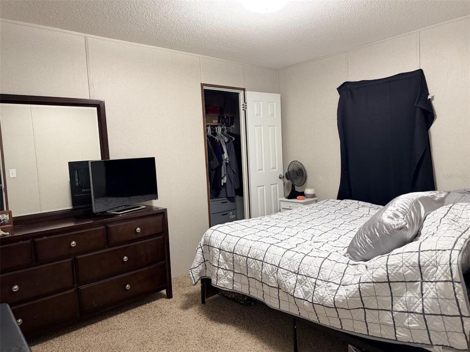 For Sale: $239,900 (3 beds, 2 baths, 1456 Square Feet)