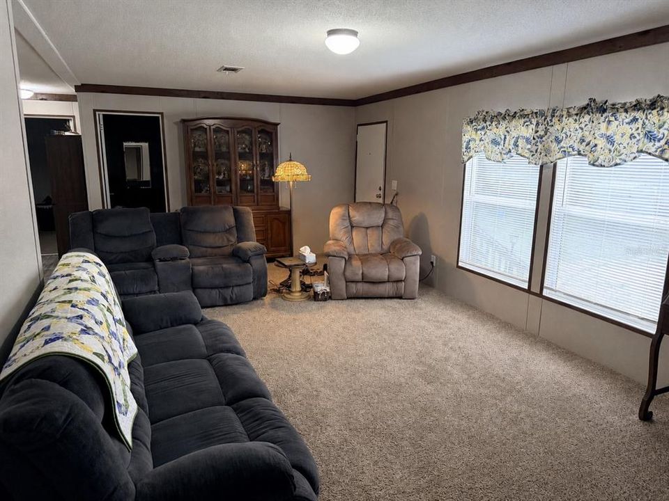 For Sale: $239,900 (3 beds, 2 baths, 1456 Square Feet)