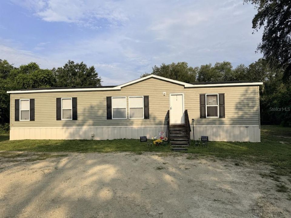 For Sale: $239,900 (3 beds, 2 baths, 1456 Square Feet)