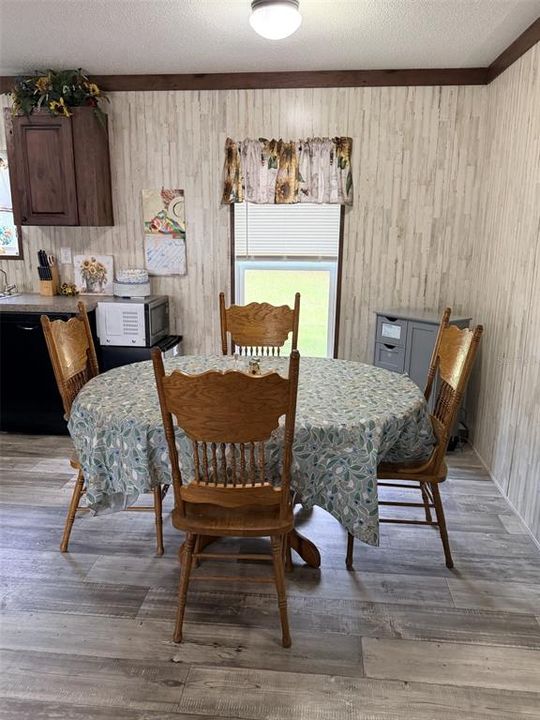 For Sale: $239,900 (3 beds, 2 baths, 1456 Square Feet)