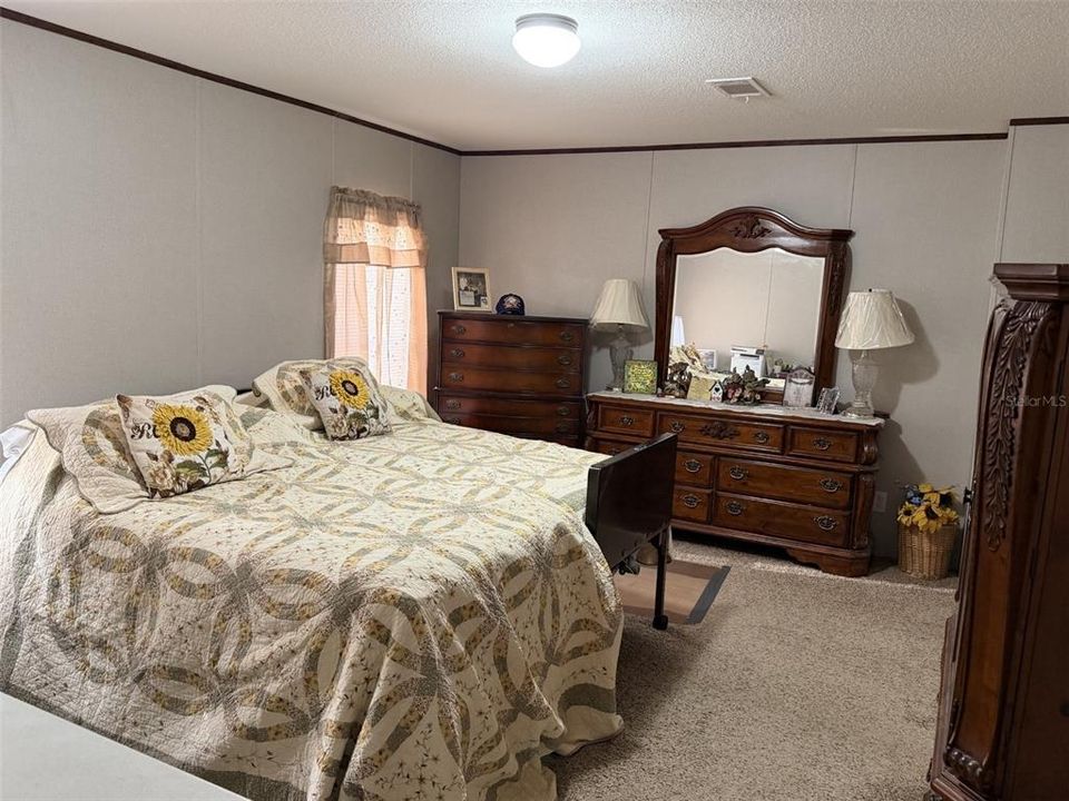 For Sale: $239,900 (3 beds, 2 baths, 1456 Square Feet)