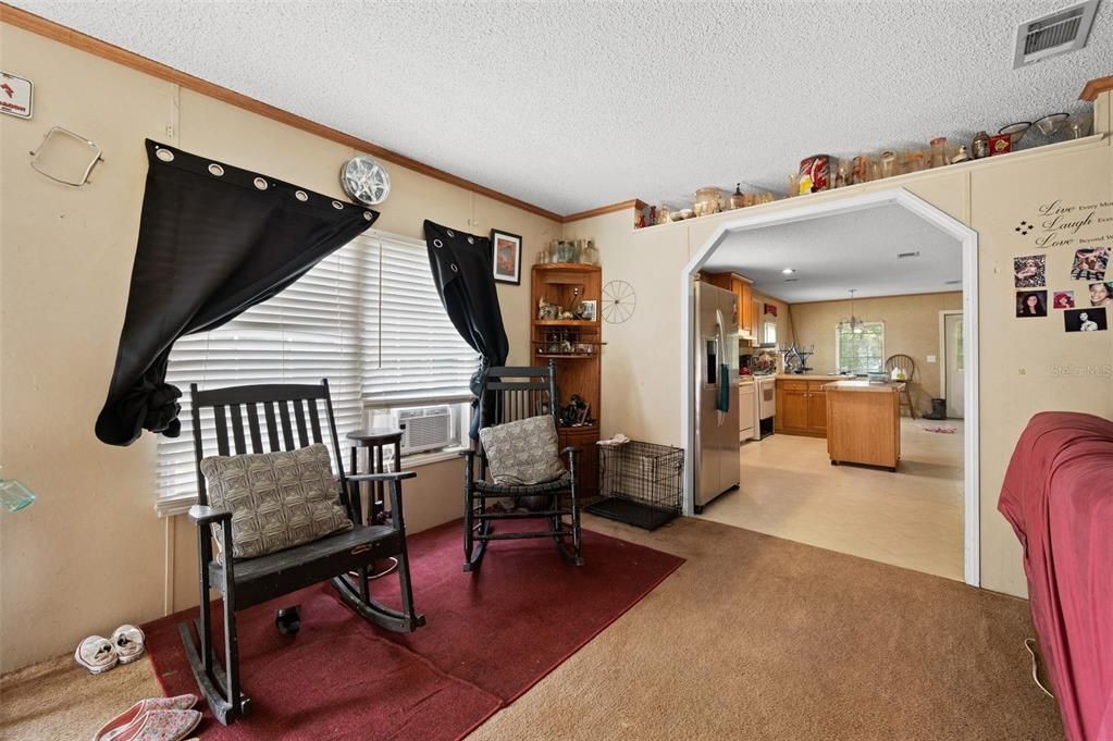 For Sale: $195,000 (3 beds, 2 baths, 1593 Square Feet)