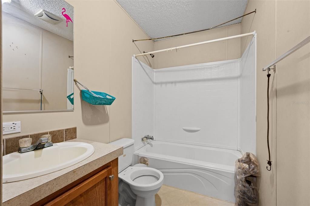 For Sale: $195,000 (3 beds, 2 baths, 1593 Square Feet)