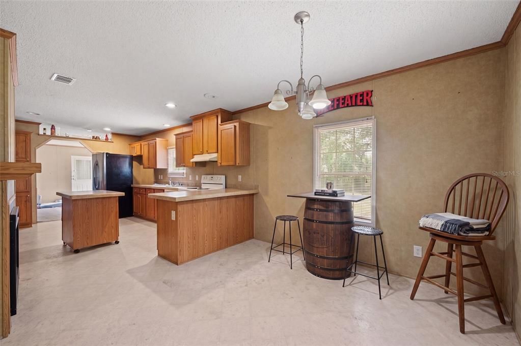 For Sale: $195,000 (3 beds, 2 baths, 1593 Square Feet)