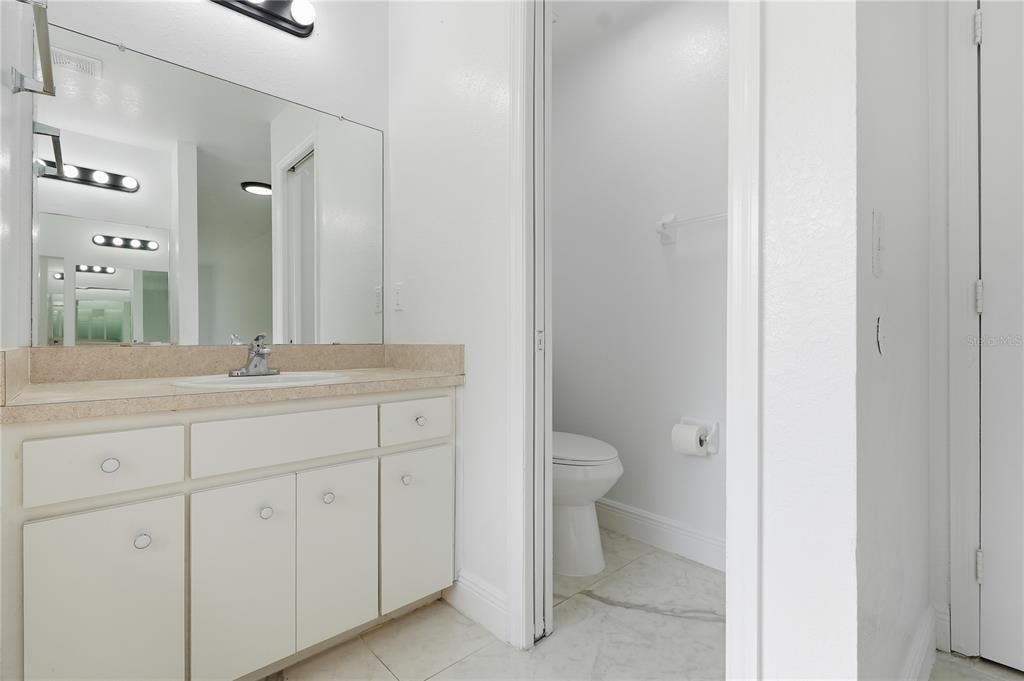 For Rent: $2,000 (4 beds, 2 baths, 1728 Square Feet)