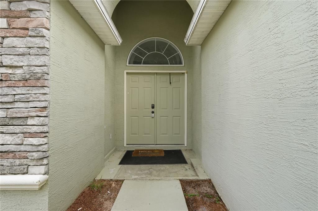 For Rent: $2,000 (4 beds, 2 baths, 1728 Square Feet)