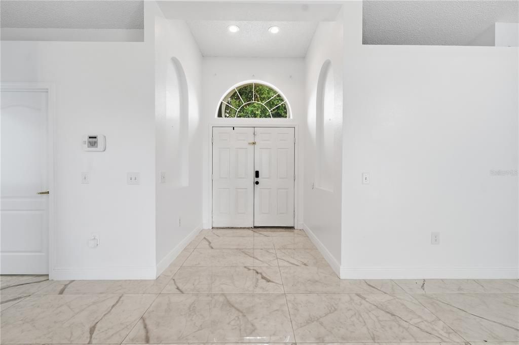 For Rent: $2,000 (4 beds, 2 baths, 1728 Square Feet)