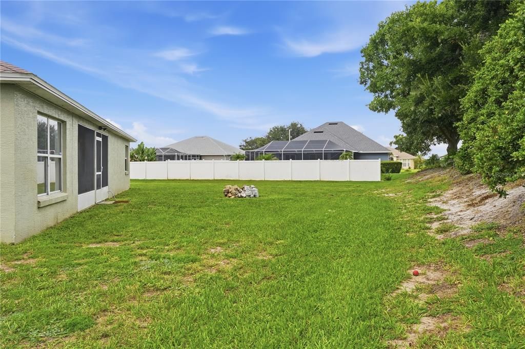 For Rent: $2,000 (4 beds, 2 baths, 1728 Square Feet)