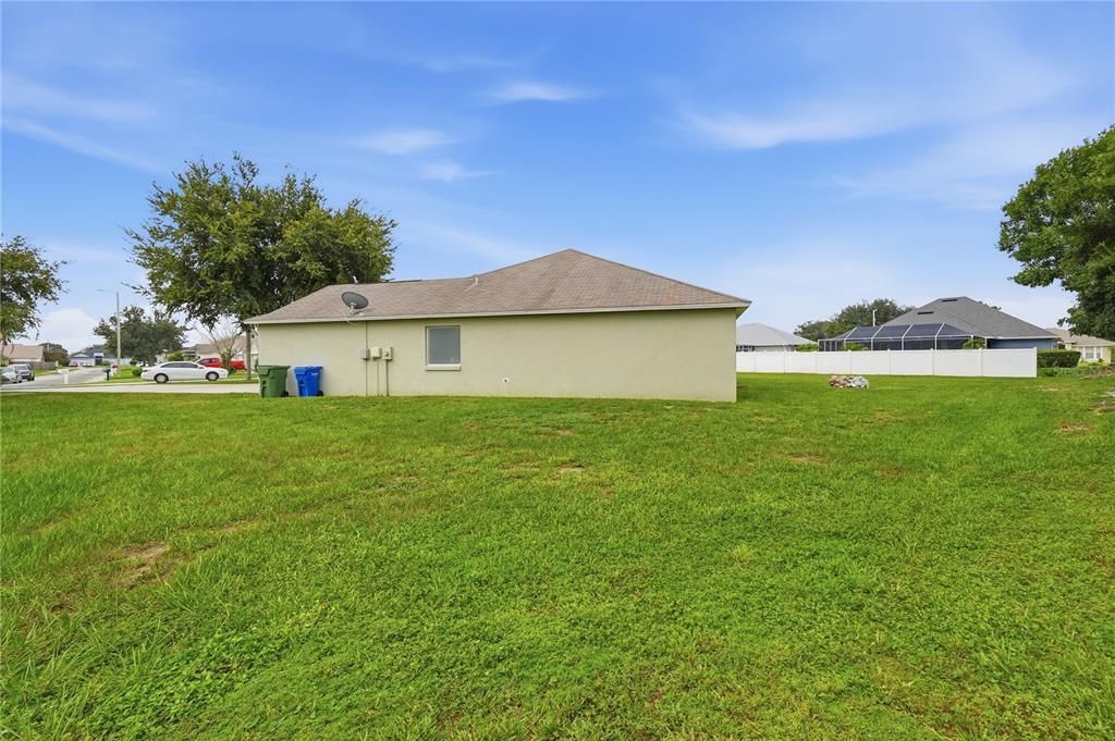 For Rent: $2,000 (4 beds, 2 baths, 1728 Square Feet)