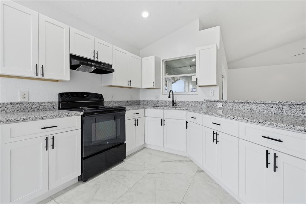 For Rent: $2,000 (4 beds, 2 baths, 1728 Square Feet)