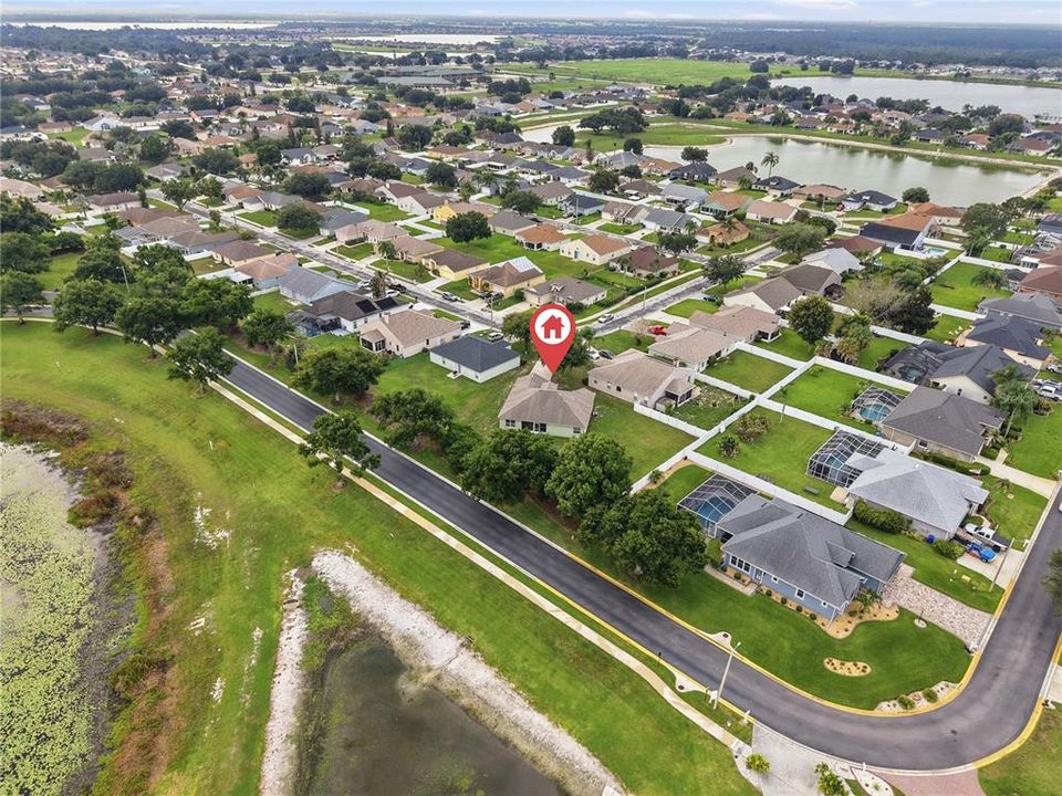 For Rent: $2,000 (4 beds, 2 baths, 1728 Square Feet)