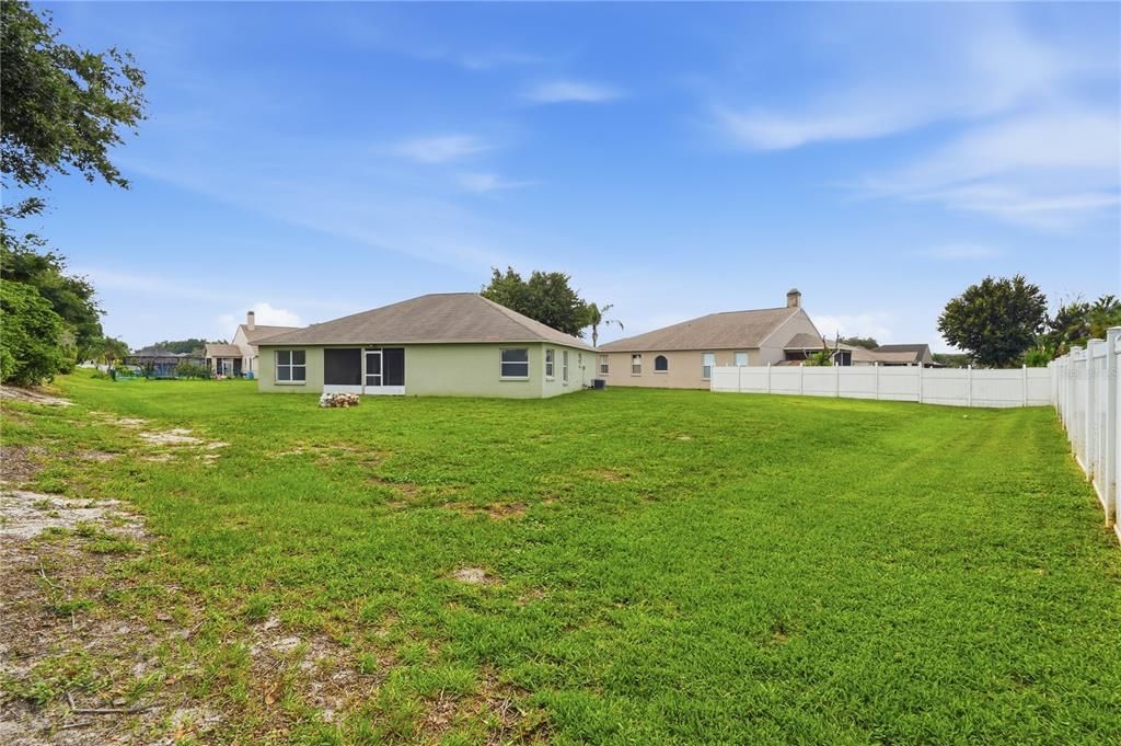 For Rent: $2,000 (4 beds, 2 baths, 1728 Square Feet)