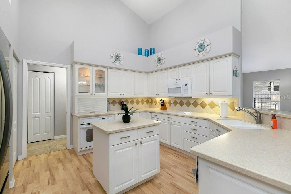 For Sale: $499,900 (4 beds, 2 baths, 2225 Square Feet)