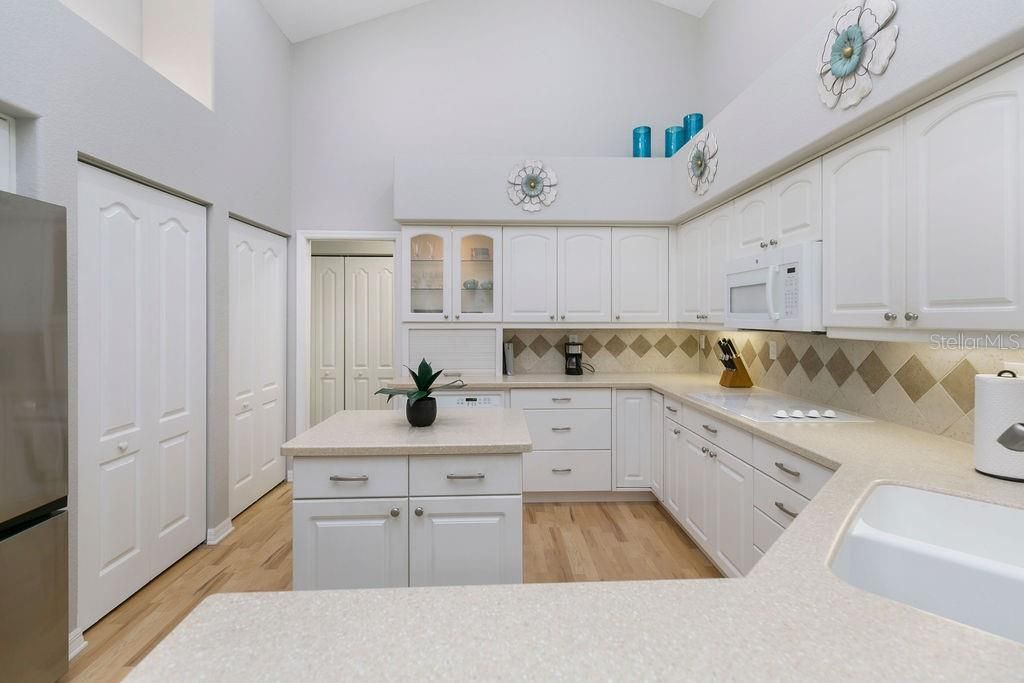 For Sale: $499,900 (4 beds, 2 baths, 2225 Square Feet)