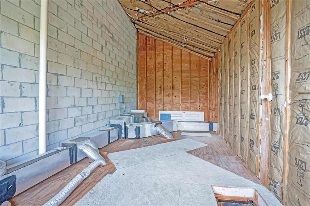 For Sale: $415,000 (2 beds, 2 baths, 1028 Square Feet)