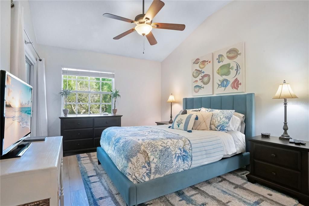 For Sale: $415,000 (2 beds, 2 baths, 1028 Square Feet)