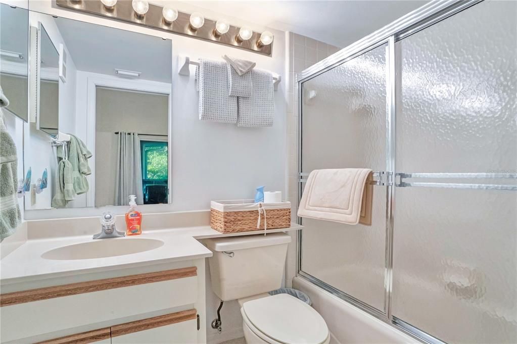 For Sale: $415,000 (2 beds, 2 baths, 1028 Square Feet)
