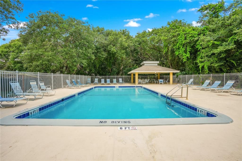 For Sale: $415,000 (2 beds, 2 baths, 1028 Square Feet)
