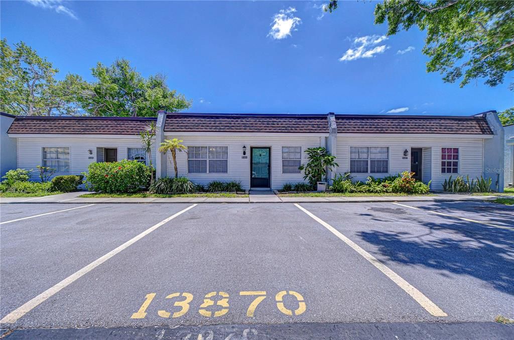 For Sale: $179,000 (2 beds, 2 baths, 865 Square Feet)