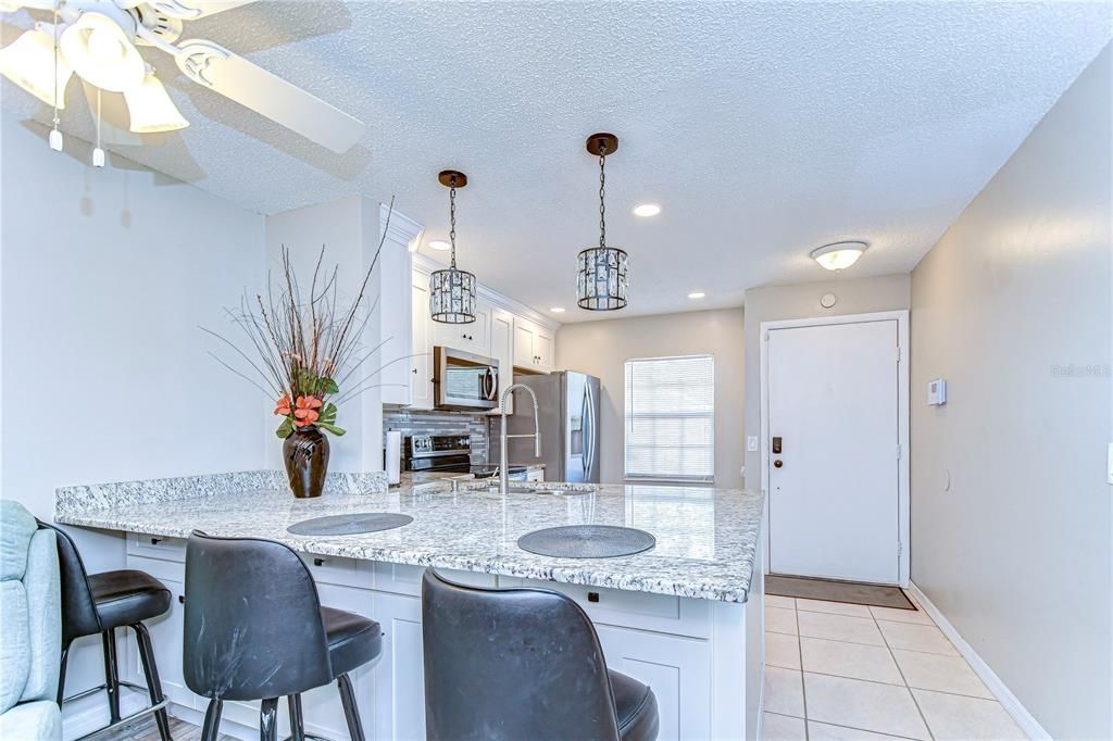 For Sale: $179,000 (2 beds, 2 baths, 865 Square Feet)
