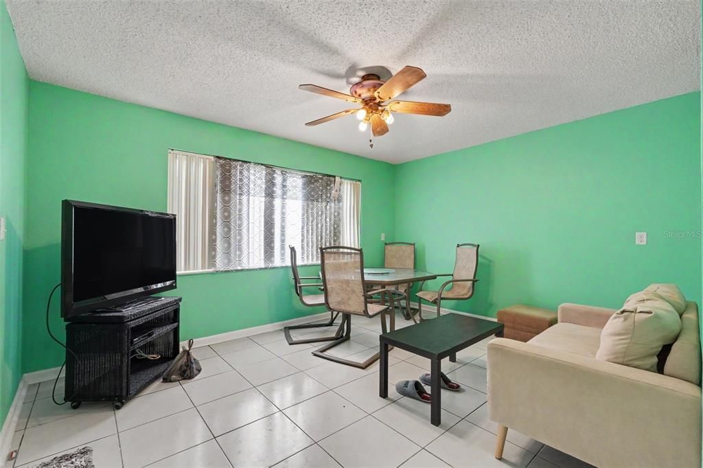 For Sale: $344,900 (2 beds, 2 baths, 1027 Square Feet)
