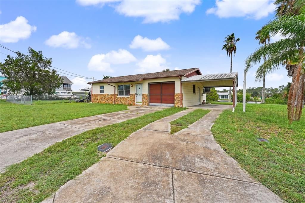 For Sale: $344,900 (2 beds, 2 baths, 1027 Square Feet)