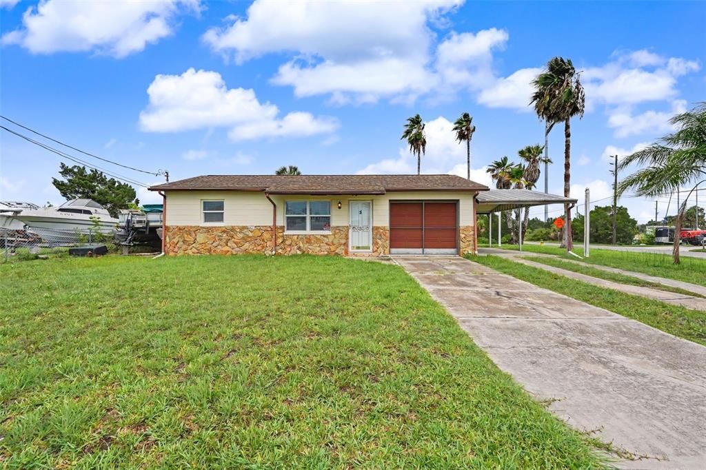 For Sale: $344,900 (2 beds, 2 baths, 1027 Square Feet)